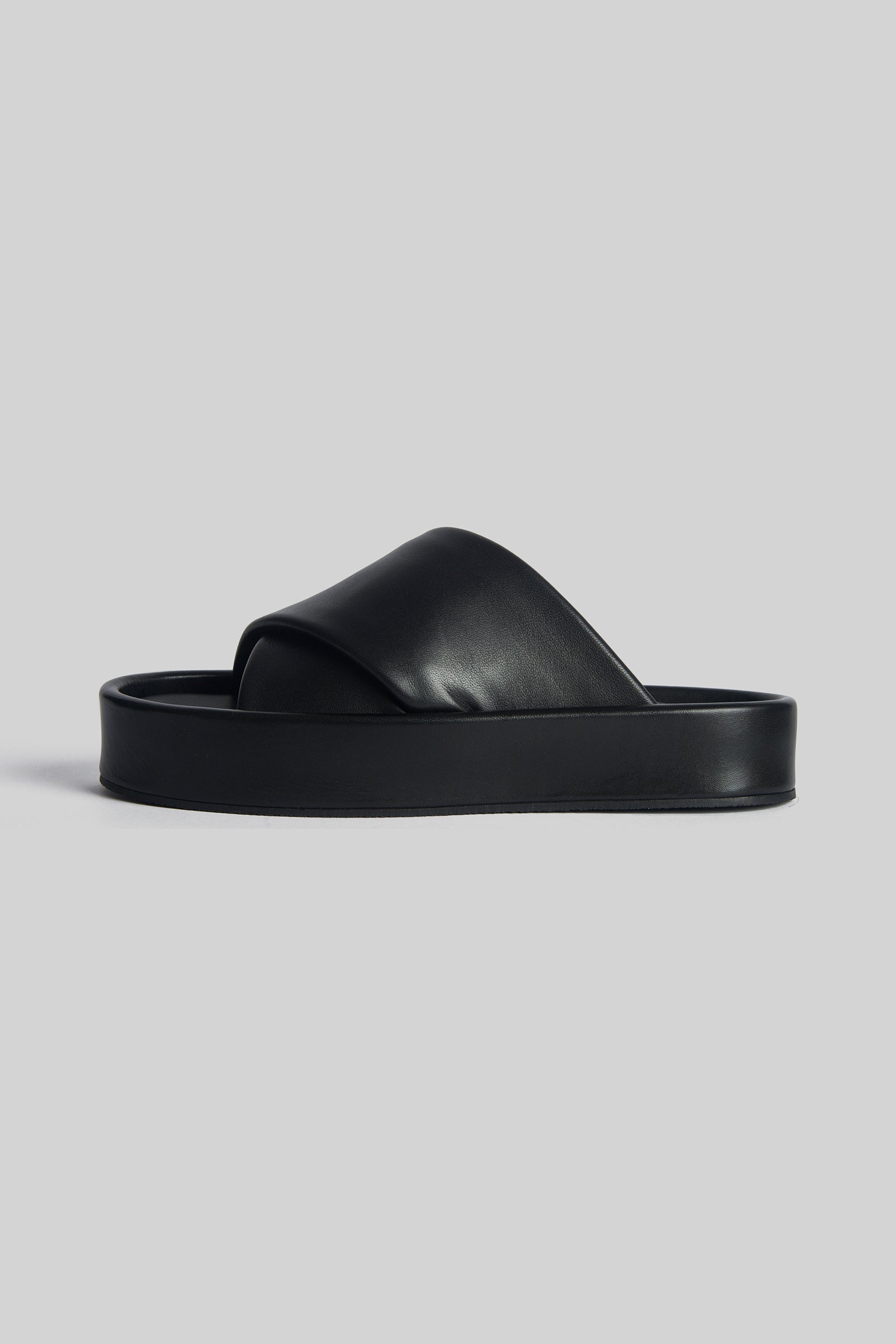 Aiden Slide in Black